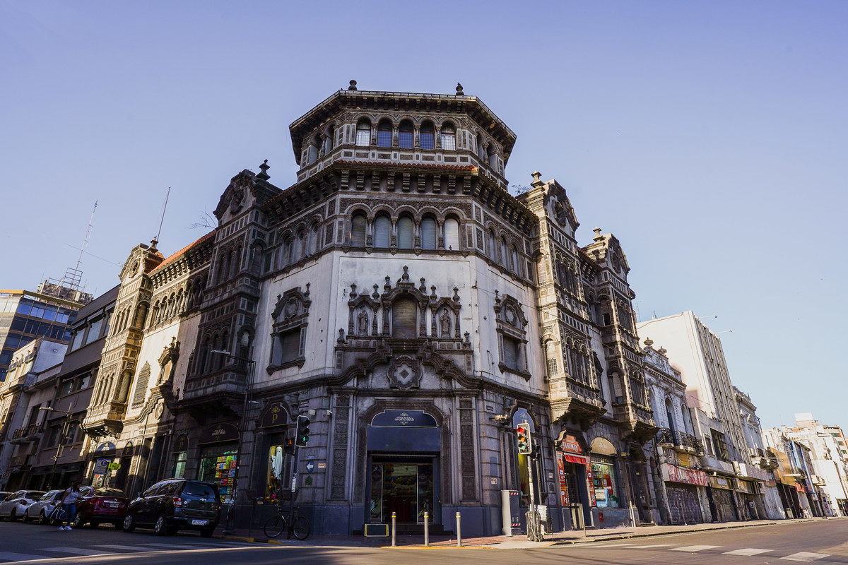 Palacio de la oportunindad Rosario esquina de la oportunindad Rosario Casa Fraccasi Angel Guido arquitecto Fotografía arquitectura y fotografía de inmobiliaria de Daniel Cuart y DNX Fotografia DNX Estudio