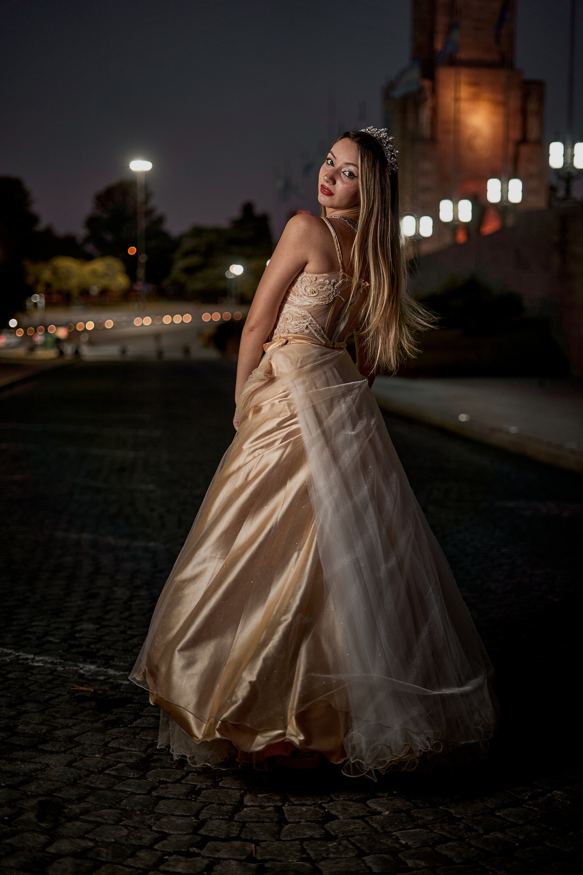 Vestido diseñado por eliana aquino fotógrafo daniel cuart luces de neon