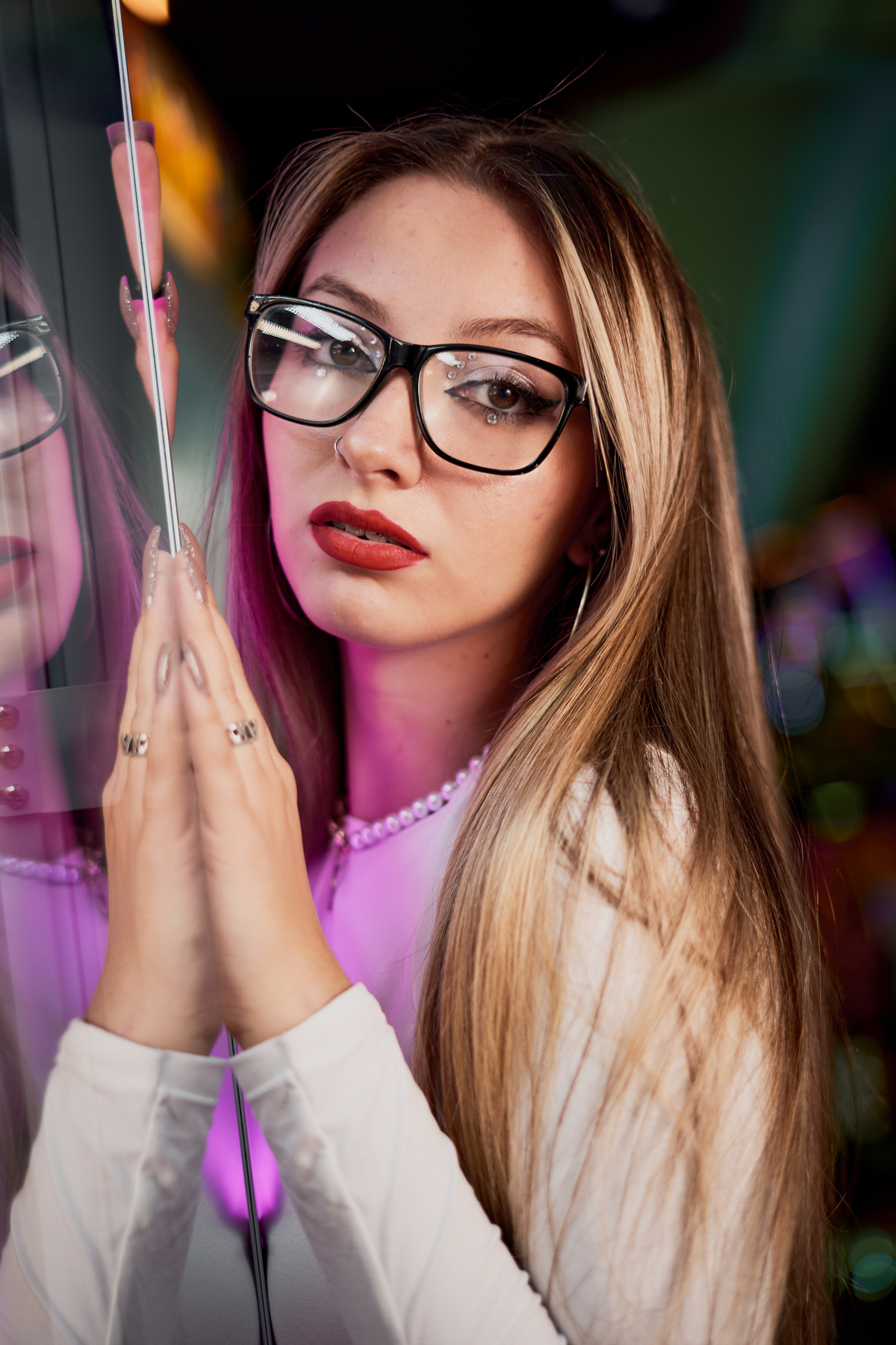 Fotografía en sala de video juegos fotógrafo daniel cuart dnxfotografia luces de neon