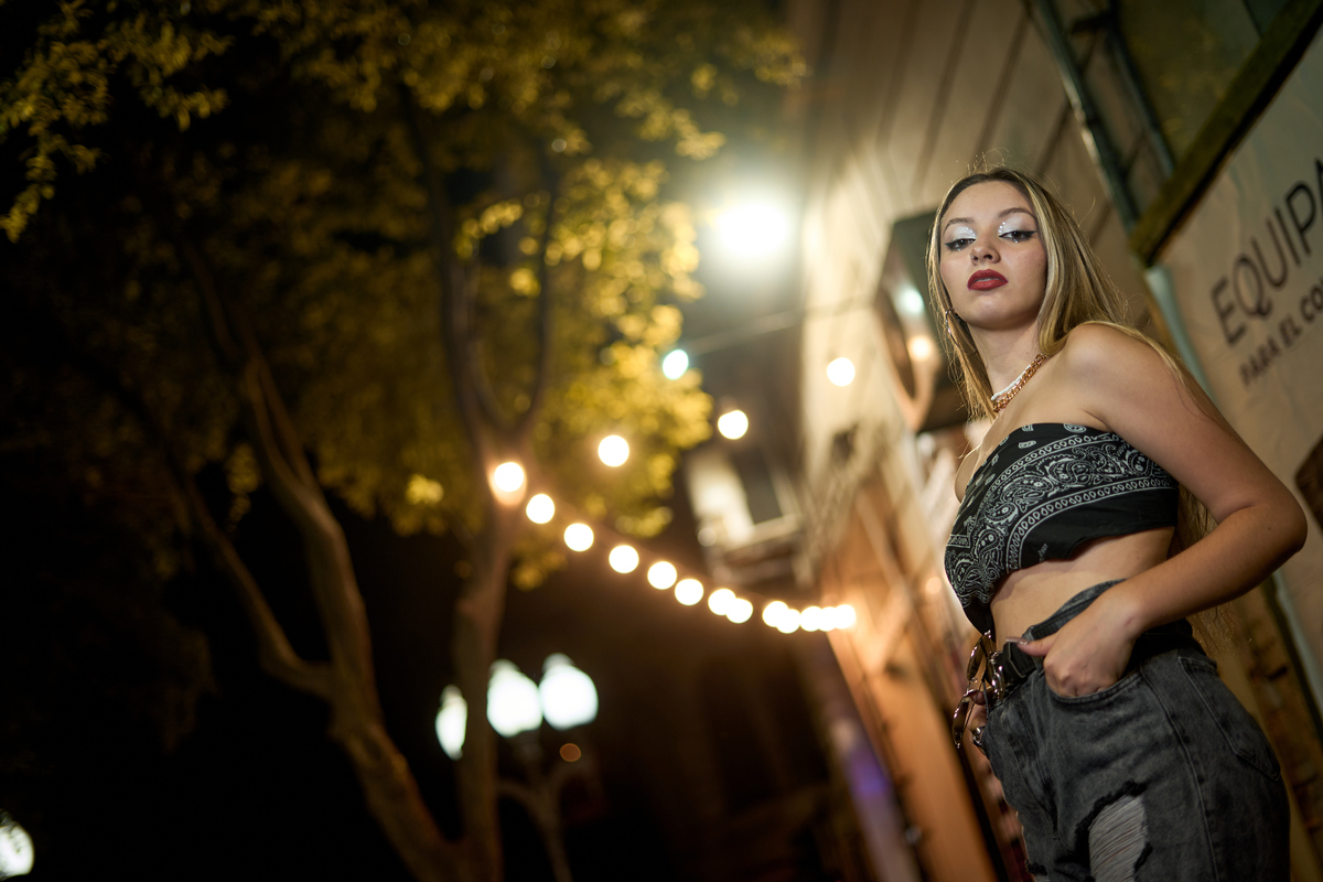 Fotografía en sala de video juegos fotógrafo daniel cuart dnxfotografia fotografía urbana nocturna Rosario