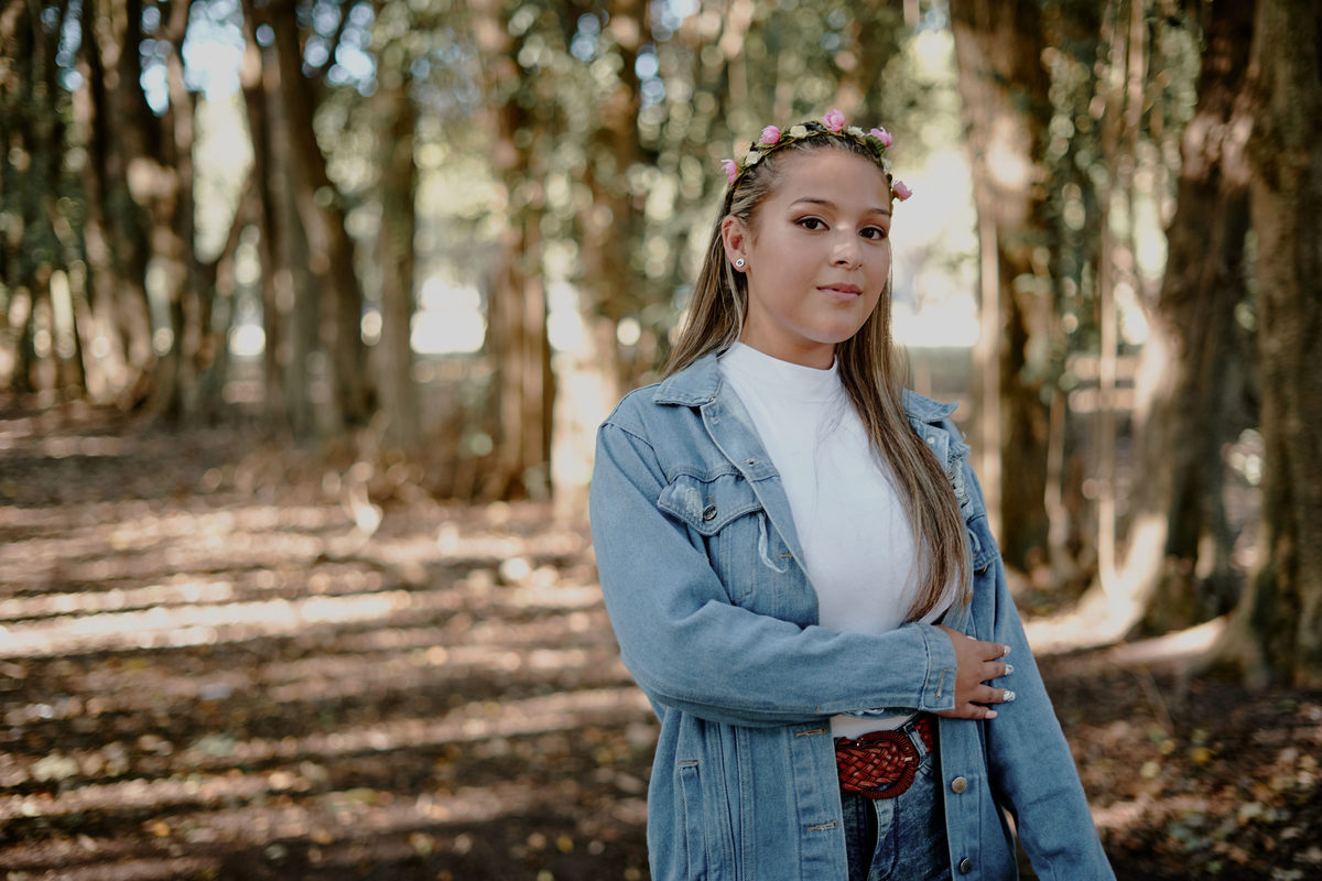 fotografia de 15 hamaca campestre  fotografo daniel cuart dnxfotografia fotografo de 15 con globos de 15 en fabrica abandonada