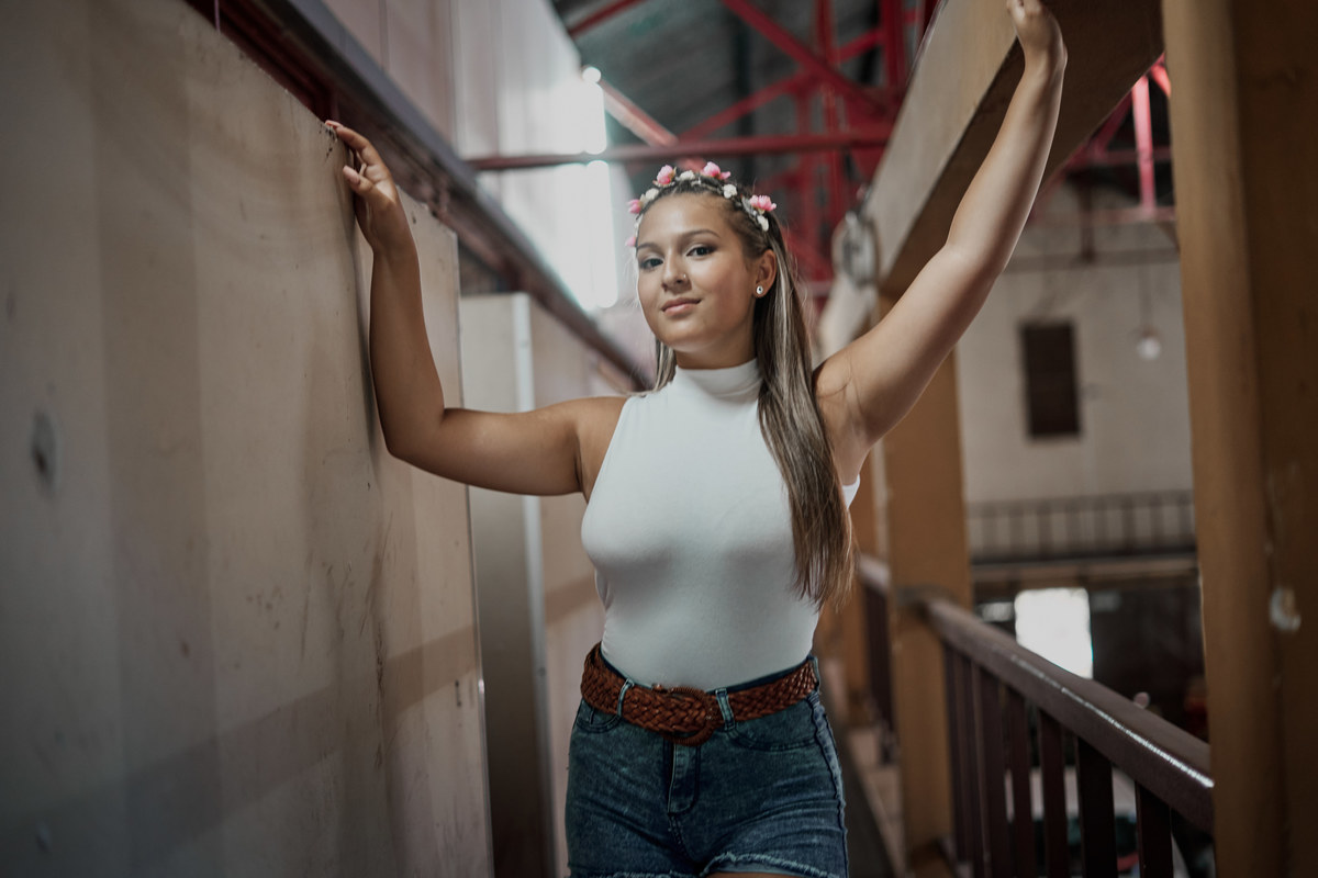 fotografia de 15 hamaca campestre  fotografo daniel cuart dnxfotografia fotografo de 15 con globos de 15 en fabrica abandonada