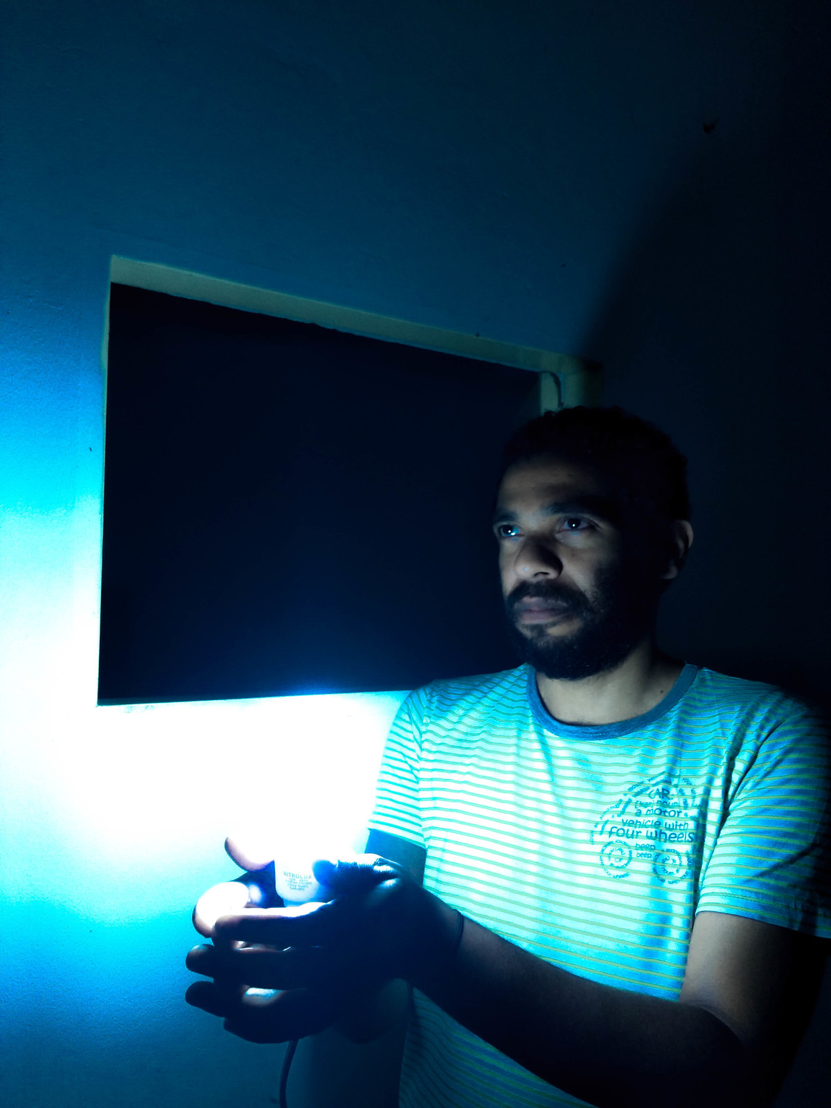 Tema: A psicologia das cores e as 8 emoções básicas
Cor: azul

O azul da confiança!

Quando se sabe que tem capacidade, que tem conhecimento, que domina um assunto, sabe que pode ser melhor, evoluir e vencer o medo e as dúvidas, isso é confiança.