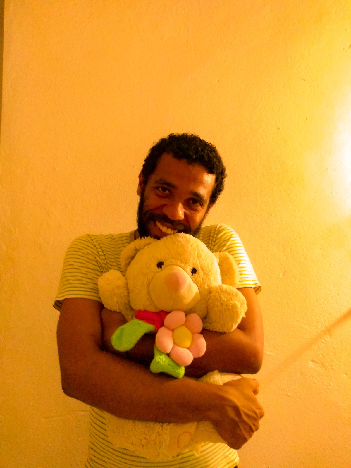 Tema: As 8 emoções primárias e a psicologia de cores.

Cor: Laranja

O cheiro das laranjeiras

O afeto, é um sentimento que te faz acolher e ser acolhido por alguém ou por algo, de se sentir acolhido, de dar amor e carinho e recebe-lo de volta.