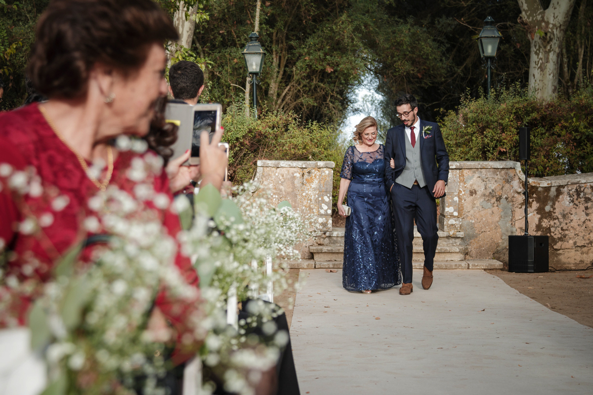 casamento quinta das torres azeitao setubal portugal entrada noivo mãe