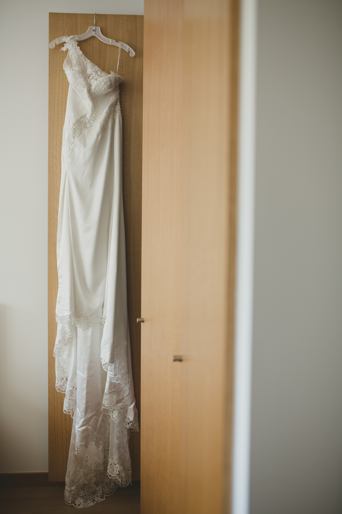 Casamento Quinta do Vale, Santo Antao do Tojal, Loures, Portugal preparação noiva vestido