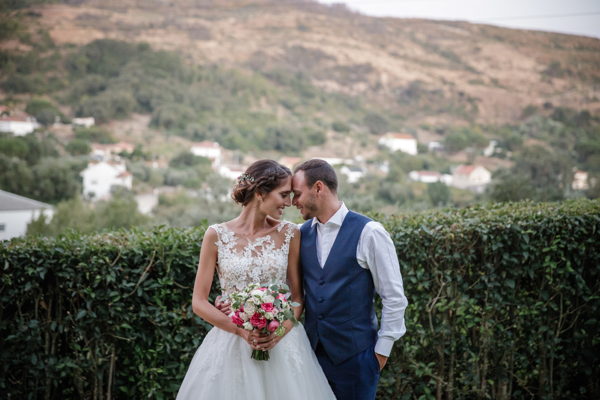 Casamento Quinta Marques da Serra Alenquer Portugal Noiva Cabelo penteado Ines Salsinha maquilhagem rita amorim vestido pronovias sessao noivos