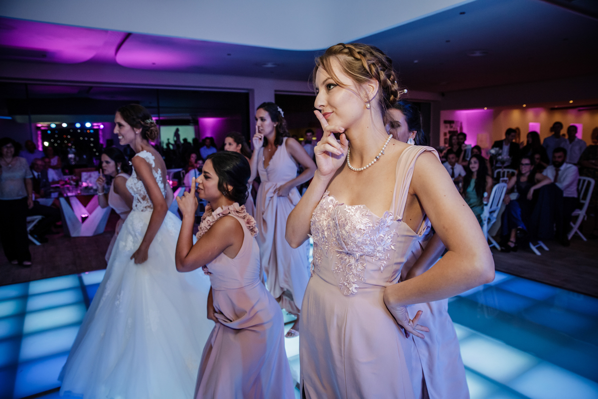 Casamento Quinta Marques da Serra Alenquer Portugal Noiva Cabelo penteado Ines Salsinha maquilhagem rita amorim vestido pronovias noivos festa dança noiva damas de honor