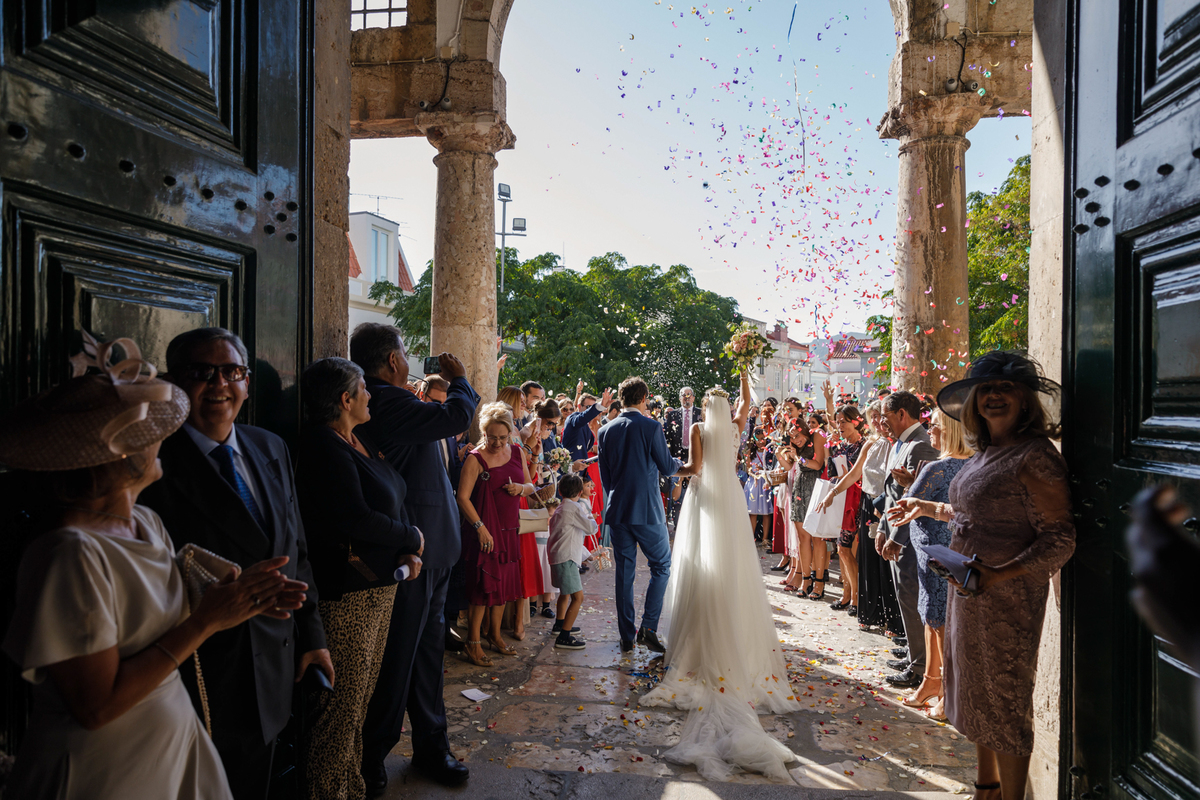 Casamento quinta da Conceição, Azeitão, Setubal Portugal noivos saida igreja