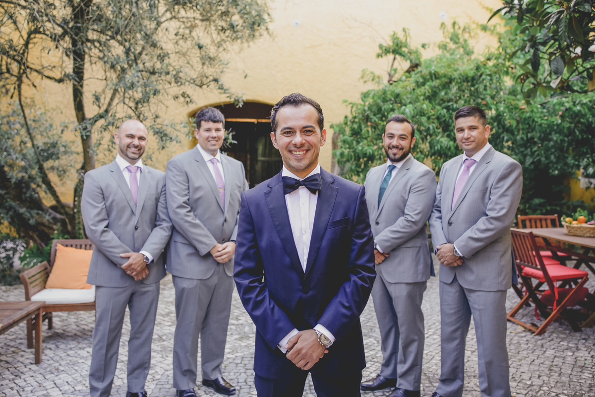 casamento anthony e sara noivo com amigos palacio da curia