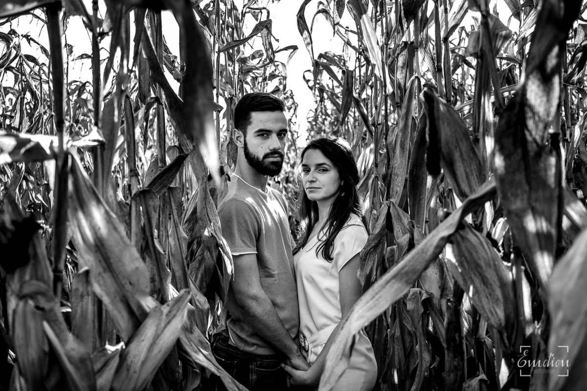 Fotógrafo de casamentos em Coimbra, Leiria, Aveiro.
Fotografia documental de casamento. Fotografia com emoção, paixão e sem poses. Imagens verdadeiras e cheias de amor.
Fotografamos em todo o país. Sessão Solteiros na Praia de Mira e em Fermentelos.