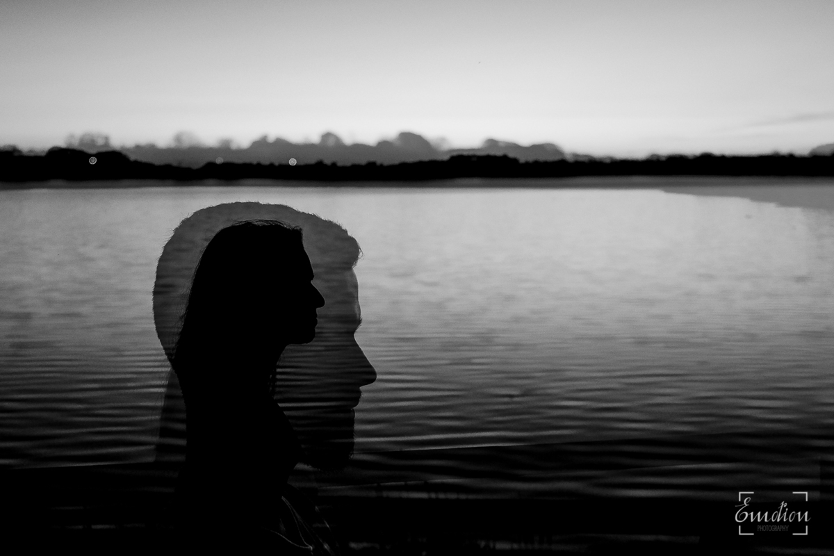 Fotógrafo de casamentos em Coimbra, Leiria, Aveiro.
Fotografia documental de casamento. Fotografia com emoção, paixão e sem poses. Imagens verdadeiras e cheias de amor.
Fotografamos em todo o país. Sessão Solteiros na Praia de Mira e em Fermentelos.