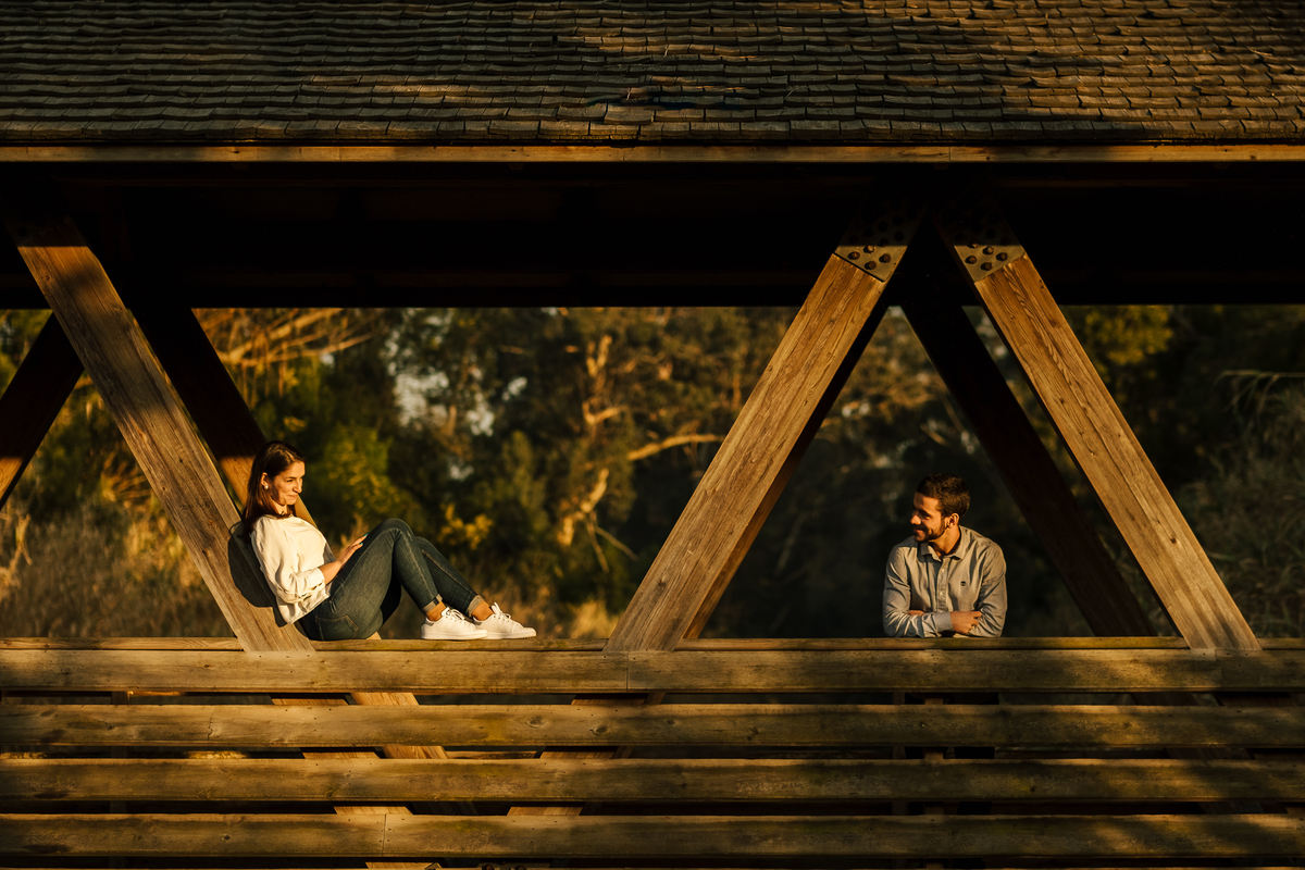 Fotógrafo de casamentos em Coimbra, Leiria, Aveiro.
Fotografia documental de casamento. Fotografia com emoção, paixão e sem poses. Imagens verdadeiras e cheias de amor.
Fotografamos em todo o país. Sessão Solteiros na Praia de Mira e em Fermentelos.