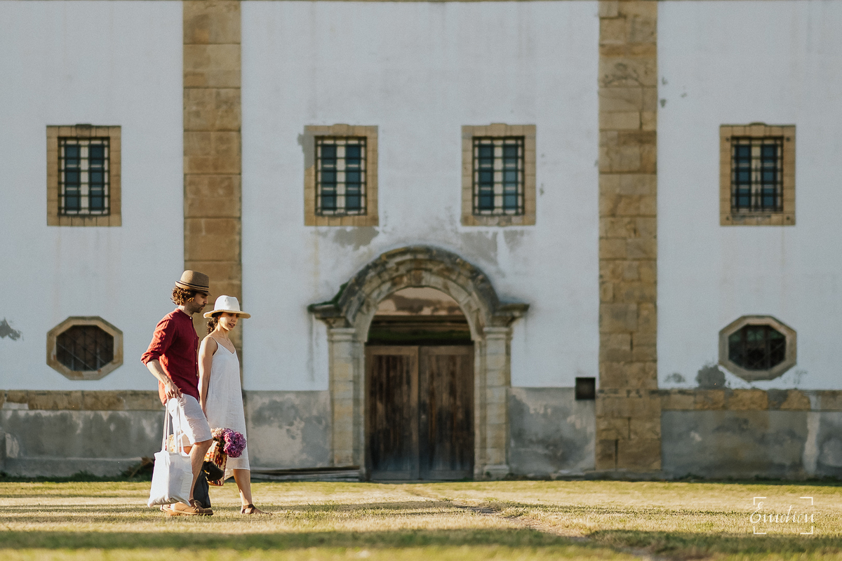 Fotógrafo de casamentos em Coimbra, Leiria, Aveiro.
Fotografia documental de casamento. Fotografia com emoção, paixão e sem poses. Imagens verdadeiras e cheias de amor.
Fotografamos em todo o país. Sessão Solteiros em Coimbra.