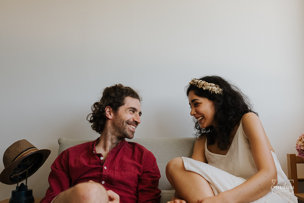 Fotógrafo de casamentos em Coimbra, Leiria, Aveiro.
Fotografia documental de casamento. Fotografia com emoção, paixão e sem poses. Imagens verdadeiras e cheias de amor.
Fotografamos em todo o país. Sessão Solteiros em Coimbra.