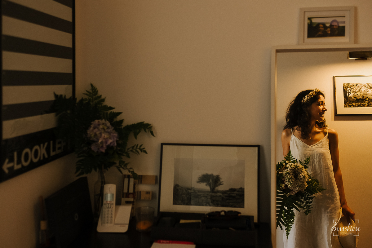 Fotógrafo de casamentos em Coimbra, Leiria, Aveiro.
Fotografia documental de casamento. Fotografia com emoção, paixão e sem poses. Imagens verdadeiras e cheias de amor.
Fotografamos em todo o país. Sessão Solteiros em Coimbra.