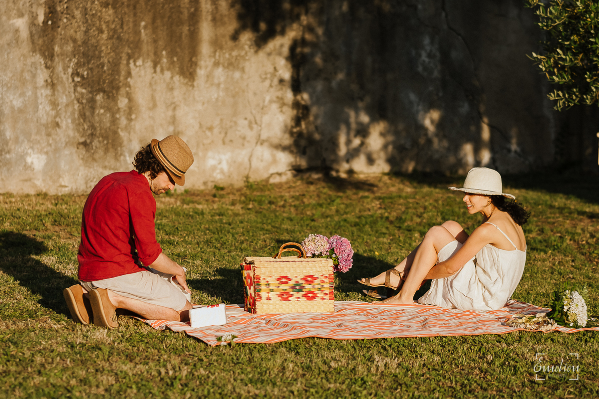 Fotógrafo de casamentos em Coimbra, Leiria, Aveiro.
Fotografia documental de casamento. Fotografia com emoção, paixão e sem poses. Imagens verdadeiras e cheias de amor.
Fotografamos em todo o país. Sessão Solteiros em Coimbra.