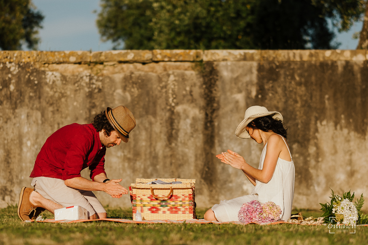 Fotógrafo de casamentos em Coimbra, Leiria, Aveiro.
Fotografia documental de casamento. Fotografia com emoção, paixão e sem poses. Imagens verdadeiras e cheias de amor.
Fotografamos em todo o país. Sessão Solteiros em Coimbra.