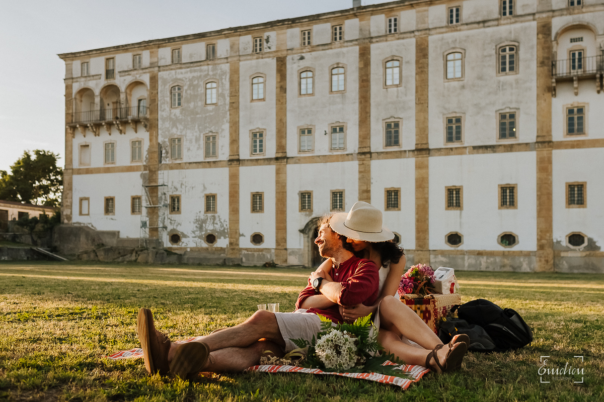Fotógrafo de casamentos em Coimbra, Leiria, Aveiro.
Fotografia documental de casamento. Fotografia com emoção, paixão e sem poses. Imagens verdadeiras e cheias de amor.
Fotografamos em todo o país. Sessão Solteiros em Coimbra.
