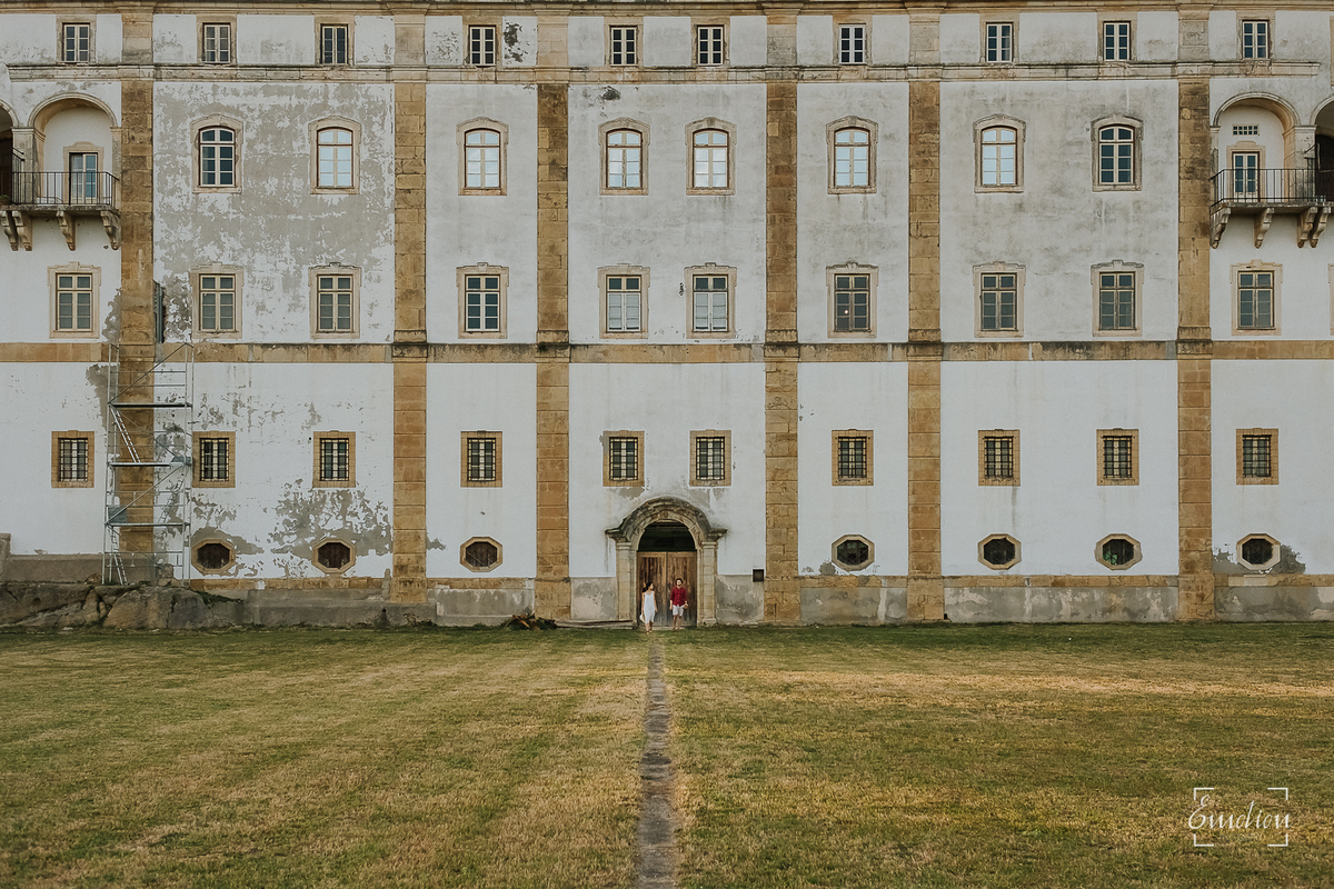 Fotógrafo de casamentos em Coimbra, Leiria, Aveiro.
Fotografia documental de casamento. Fotografia com emoção, paixão e sem poses. Imagens verdadeiras e cheias de amor.
Fotografamos em todo o país. Sessão Solteiros em Coimbra.