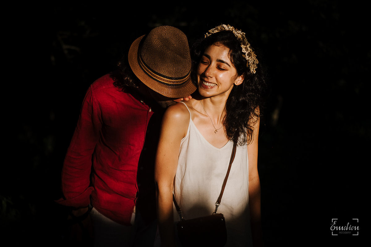 Fotógrafo de casamentos em Coimbra, Leiria, Aveiro.
Fotografia documental de casamento. Fotografia com emoção, paixão e sem poses. Imagens verdadeiras e cheias de amor.
Fotografamos em todo o país. Sessão Solteiros em Coimbra.