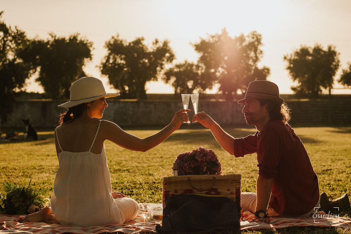 Fotógrafo de casamentos em Coimbra, Leiria, Aveiro.
Fotografia documental de casamento. Fotografia com emoção, paixão e sem poses. Imagens verdadeiras e cheias de amor.
Fotografamos em todo o país. Sessão Solteiros em Coimbra.