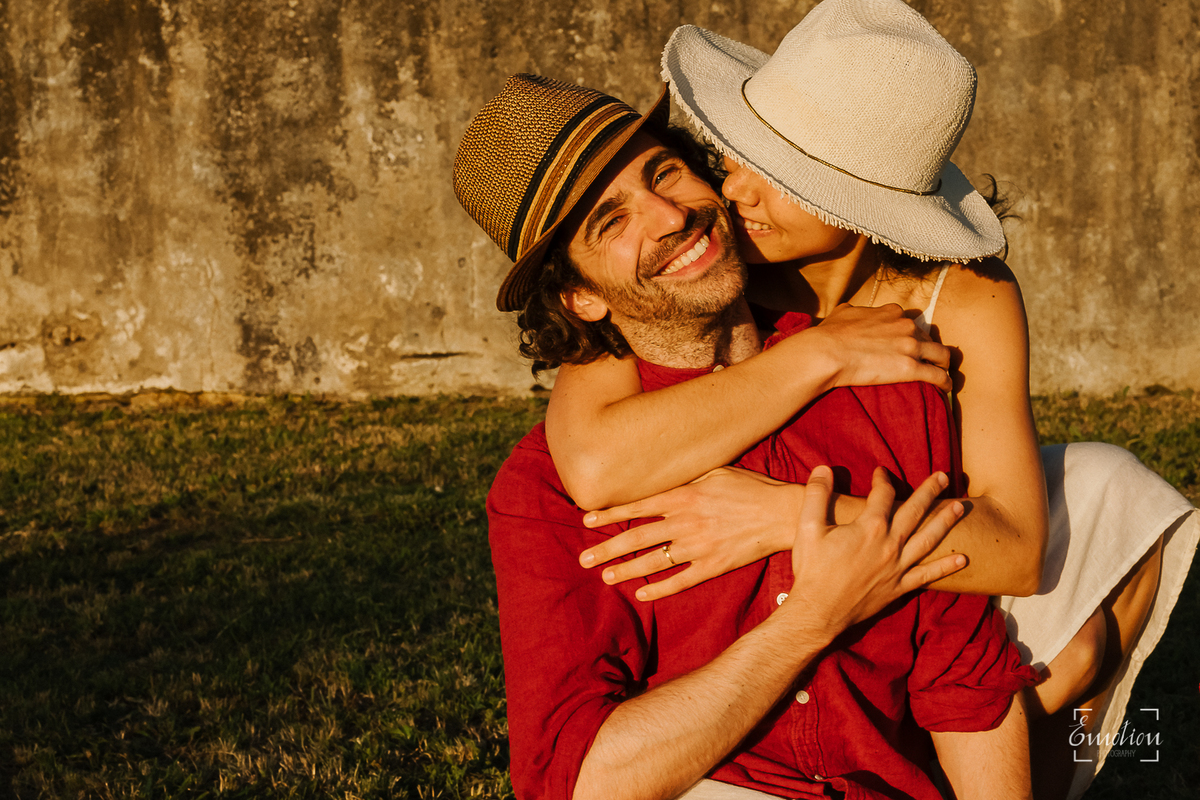 Fotógrafo de casamentos em Coimbra, Leiria, Aveiro.
Fotografia documental de casamento. Fotografia com emoção, paixão e sem poses. Imagens verdadeiras e cheias de amor.
Fotografamos em todo o país. Sessão Solteiros em Coimbra.