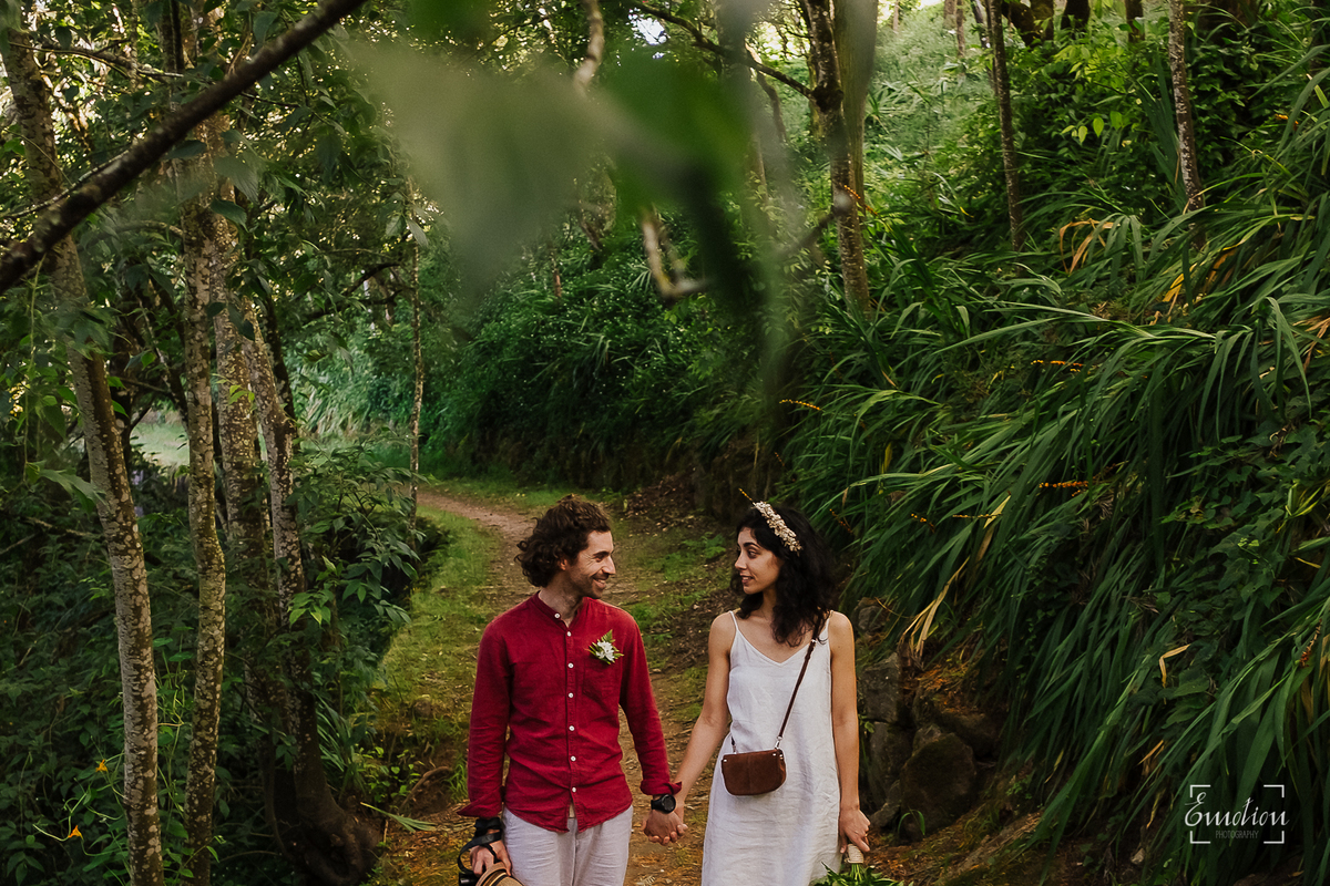 Fotógrafo de casamentos em Coimbra, Leiria, Aveiro.
Fotografia documental de casamento. Fotografia com emoção, paixão e sem poses. Imagens verdadeiras e cheias de amor.
Fotografamos em todo o país. Sessão Solteiros em Coimbra.