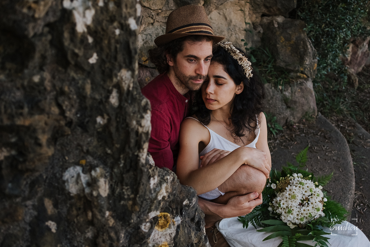 Fotógrafo de casamentos em Coimbra, Leiria, Aveiro.
Fotografia documental de casamento. Fotografia com emoção, paixão e sem poses. Imagens verdadeiras e cheias de amor.
Fotografamos em todo o país. Sessão Solteiros em Coimbra.