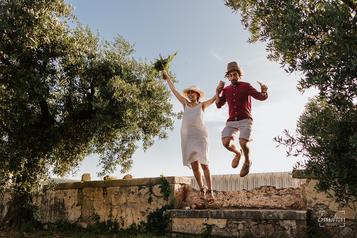 Fotógrafo de casamentos em Coimbra, Leiria, Aveiro.
Fotografia documental de casamento. Fotografia com emoção, paixão e sem poses. Imagens verdadeiras e cheias de amor.
Fotografamos em todo o país. Sessão Solteiros em Coimbra.