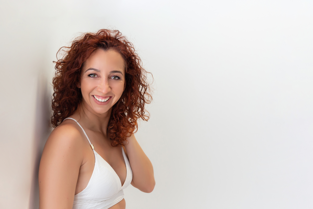 mulher linda, ruiva que ama quem é