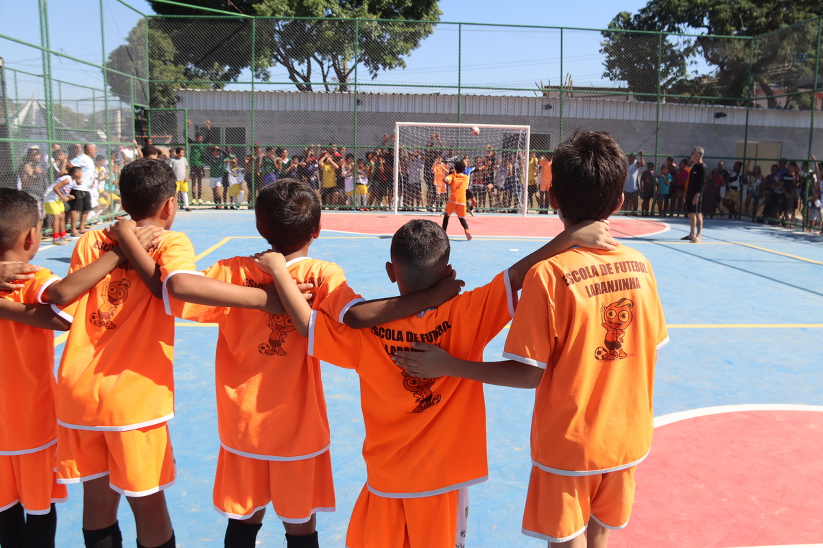 Crianças curtindo o novo espaço