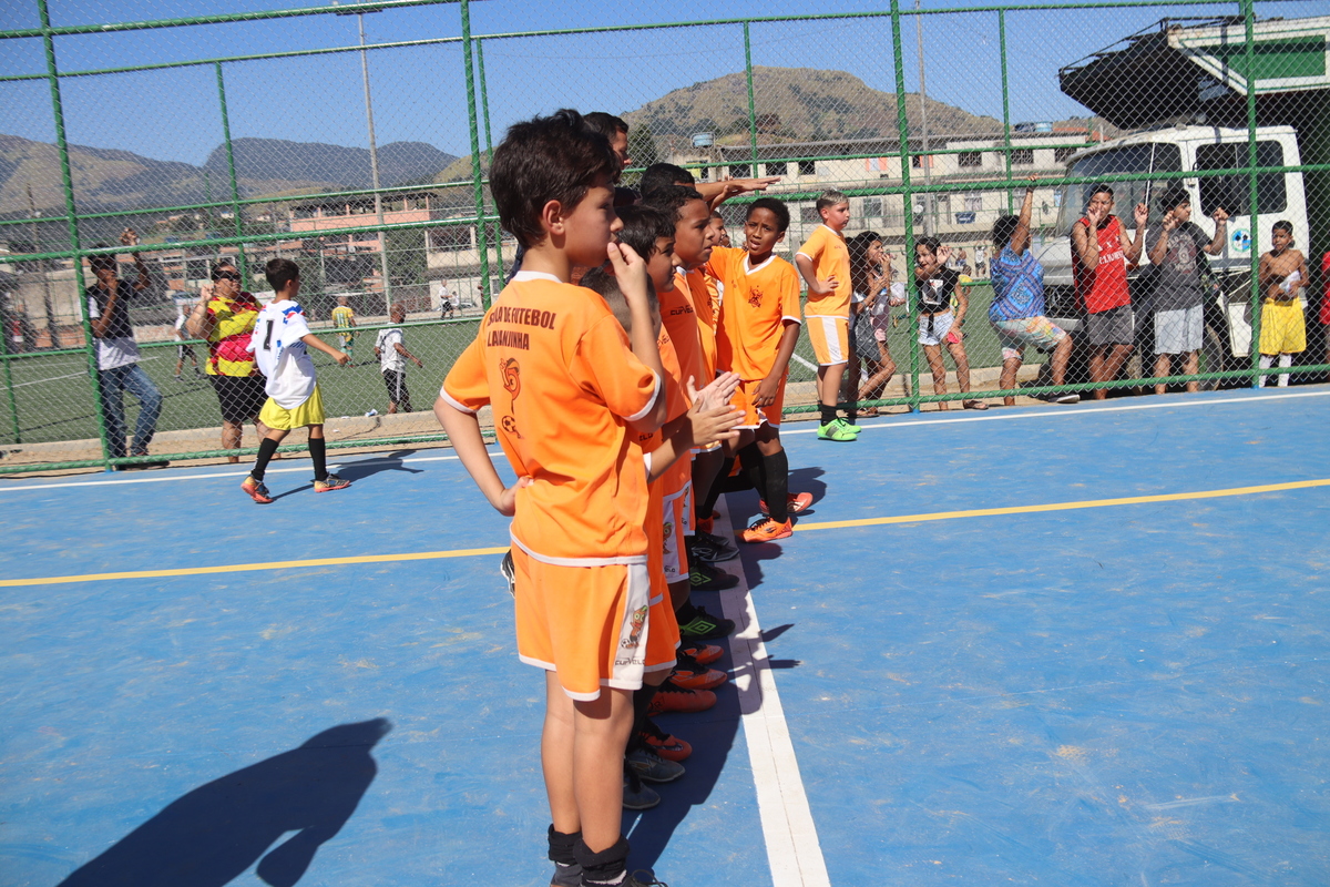 Crianças curtindo o novo espaço