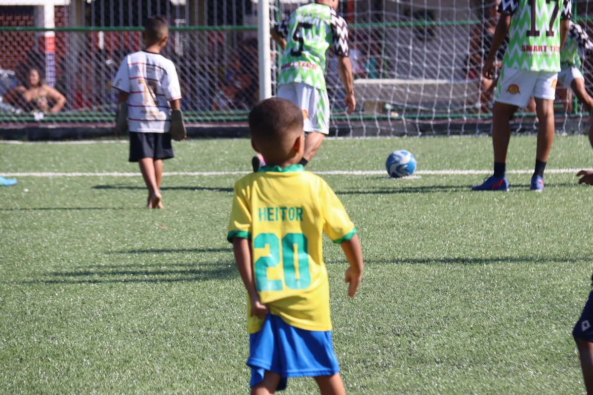 Crianças curtindo o novo espaço