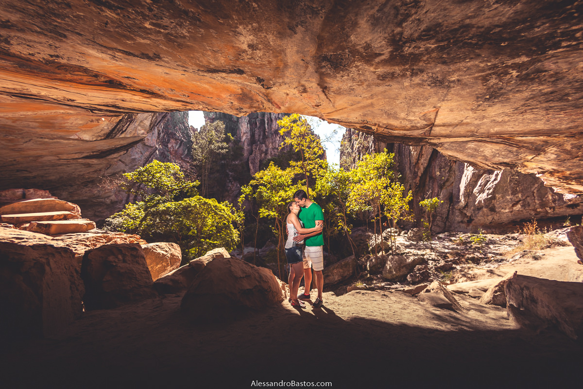 pre-wedding dos noivos na gruta do salitre na cidade de diamantina minas gerais
