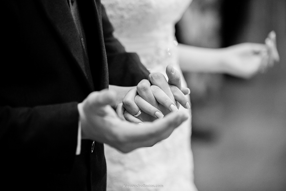 pai nosso nas fotos do casamento em bh na igreja nossa senhora rainha em belo horizonte e a festa para fotografia dos noivos no jardim canada eventos para o fotografo e um momento de fé