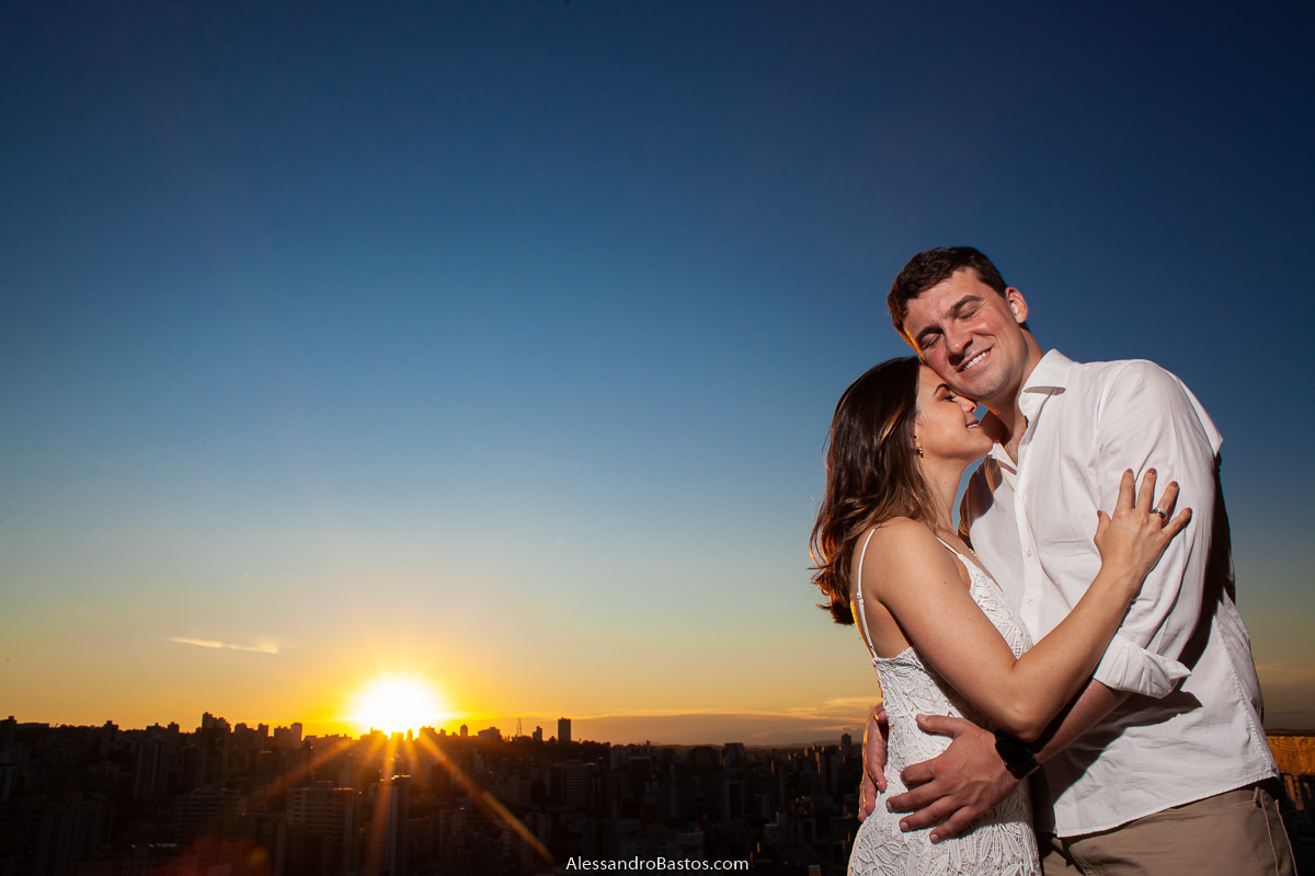 pôr-do-sol em belo horizonte nas fotos de noivos para casamento em bh fotografo no parque amilcar martins