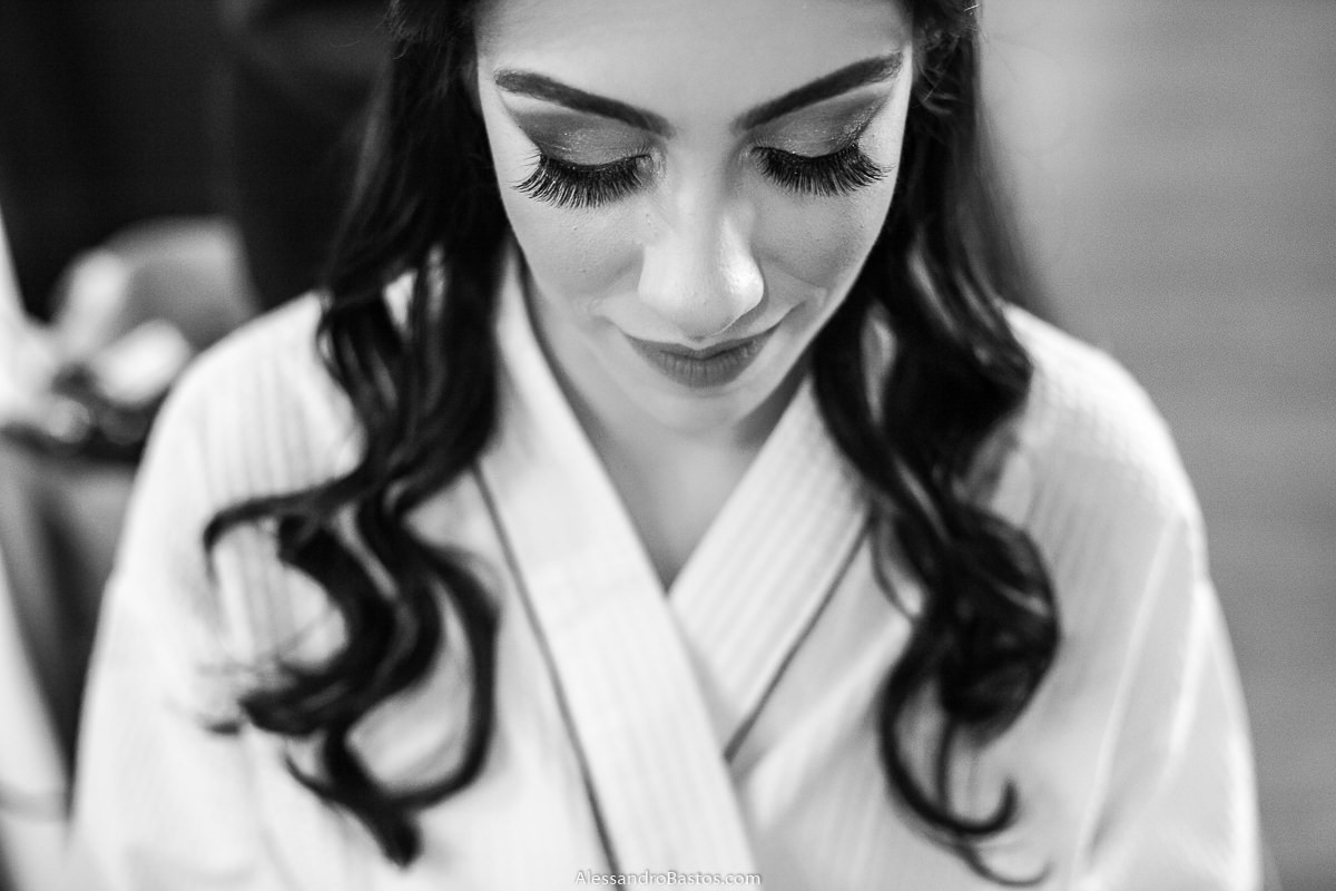 cabelo e cilios nas fotos fotografo do casamento dos noivos em bh belo horizonte em preto e branco