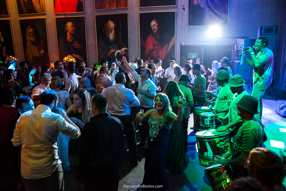na festa de casamento no caravaggio em bh a banda do mestre linguinha agitou muito os convidados