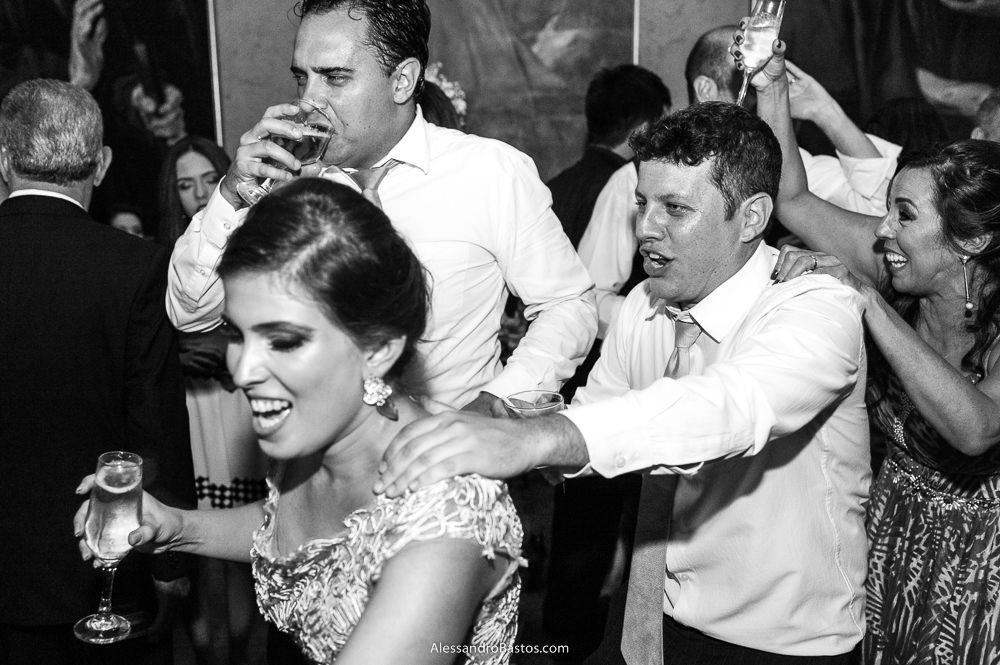 trem com o irmão da noiva no casamento em belo horizonte no caravaggio onde ele se divertiu muito