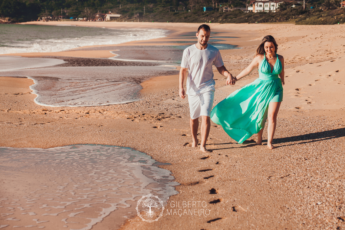 ensaio de casal na praia em itajai santa catarina