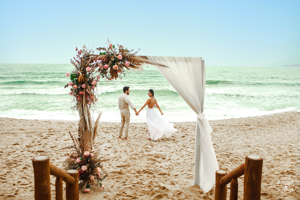 lindo casamento na praia do estaleirinho 