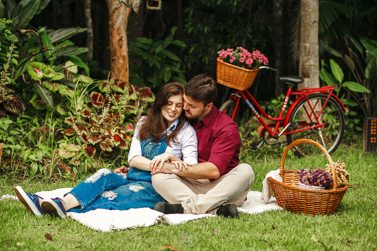ideias de pre wedding com bicicleta
