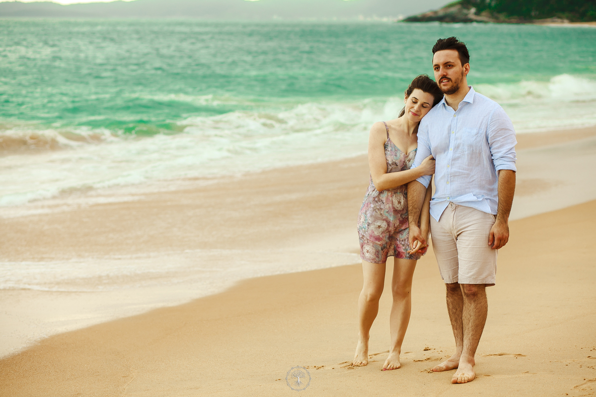 pré wedding na praia do estaleiro em balneario camboriu fotografias de gilberto maçaneiro 