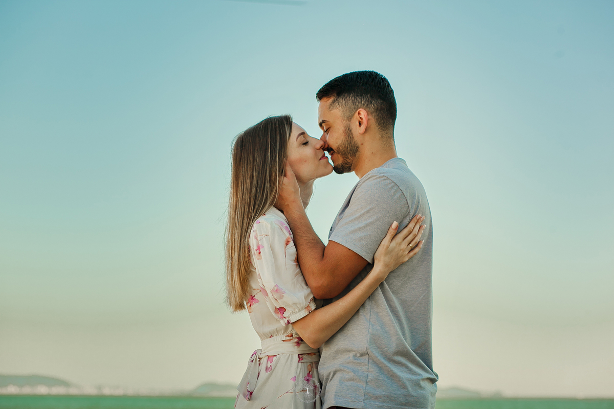 ensaio de casal na praia de cabeçudas