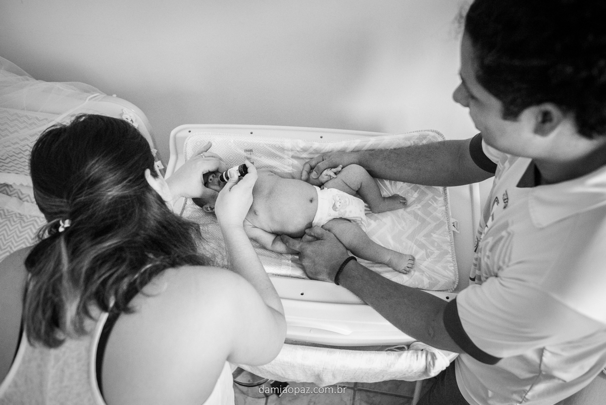 Segura, papai, o menino é forte.