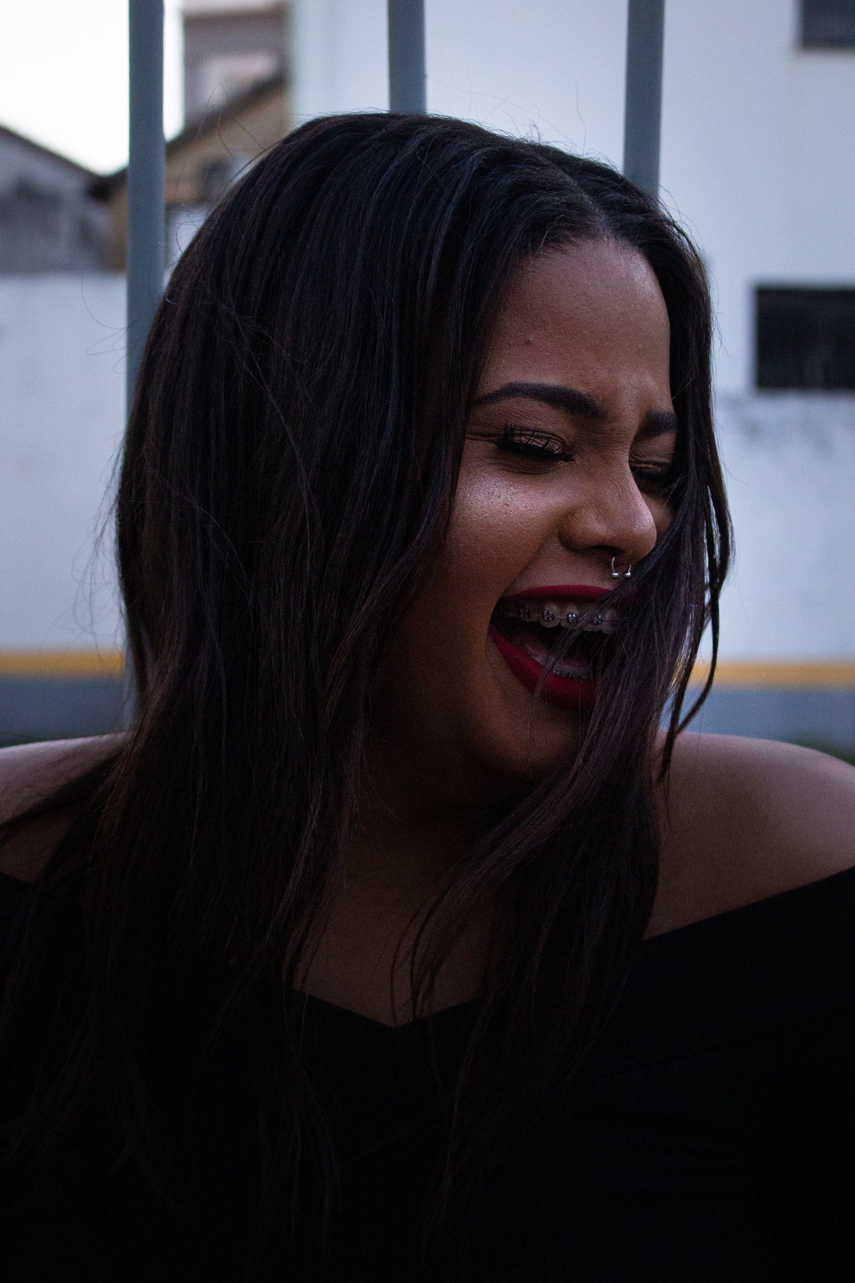 Fotografia de ensaio pessoal feminino em ruas do Centro de Campos dos Goytacazes no Rio de Janeiro.