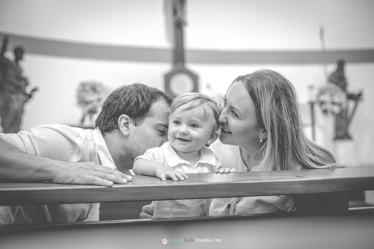 FOTOGRAFIA DE FAMILIA EM BATIZADO