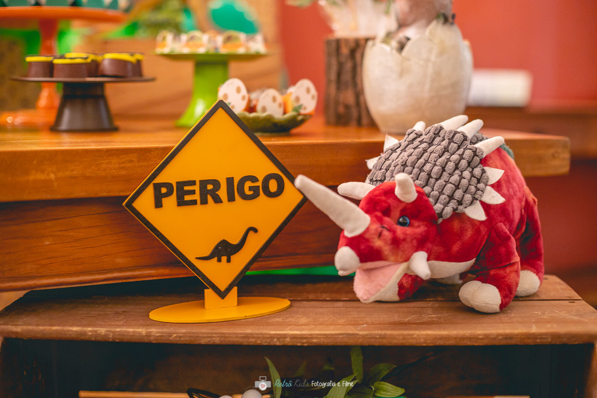 MESA PERSONALIZADA DOS DINOSSAUROS