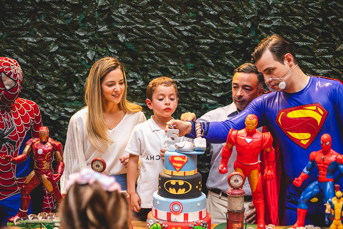 PARABENS DOS AVENGERS EM FESTA INFANTIL